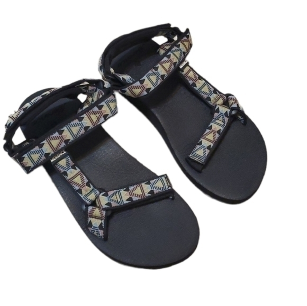 Merence Women's Sporty‎ Geo Multicolor Sandals Size 8